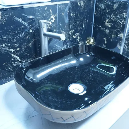 Apartment Ic - Luxus-apartment Mit Elegantem Design *